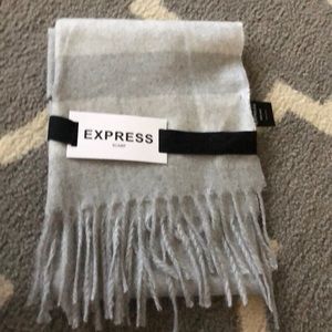 Express scarf
